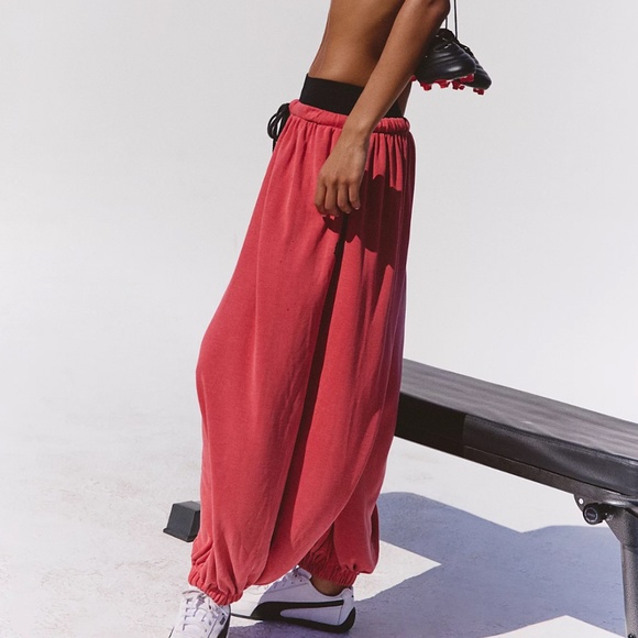 Free People Momentum Pants Cranberry Red XS Sweatpants - Picture 3 of 6